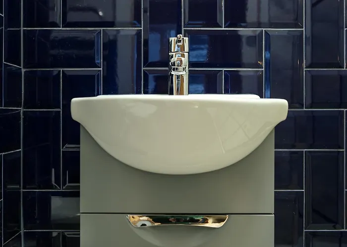 The Willow - 28 Bristol